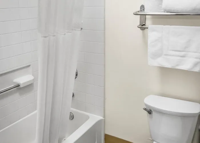 Crystal Inn Hotel & Suites - Great Falls